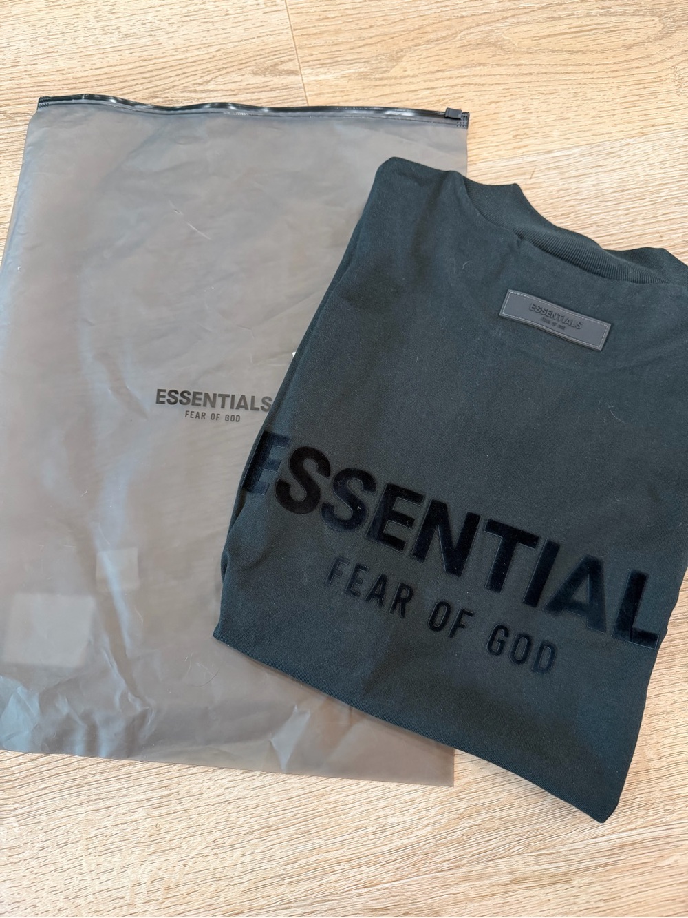 Fear of God Essentials Black Logo t-shirt